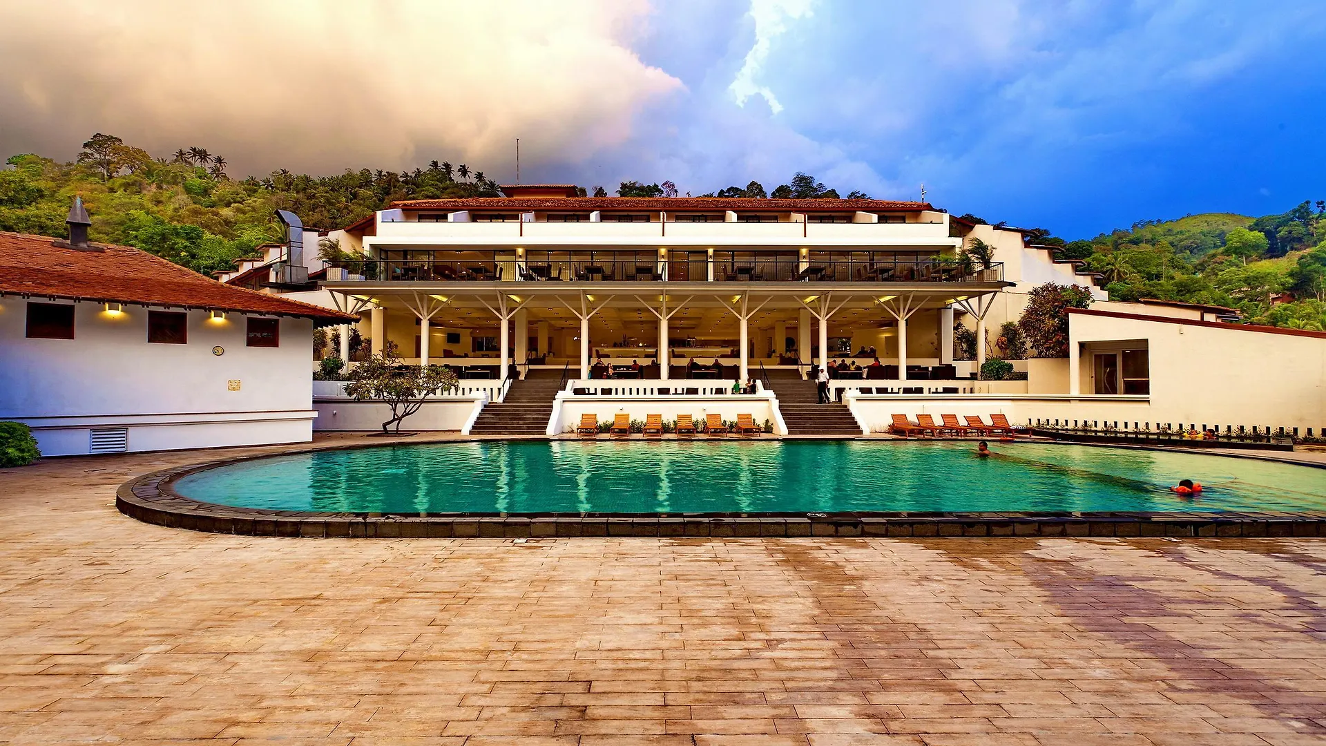**** Hotel Cinnamon Citadel Kandy Sri Lanka